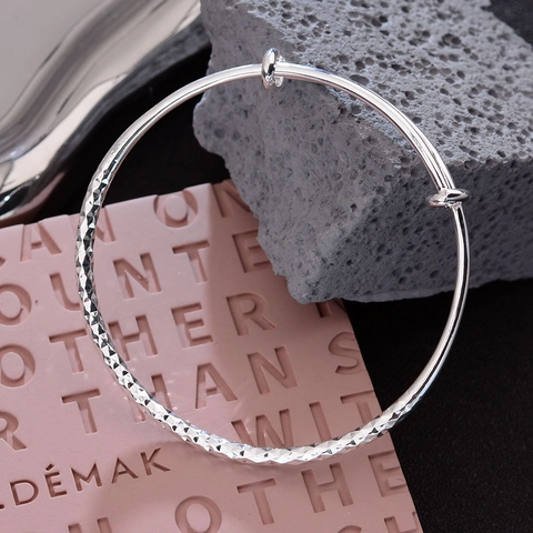 Luxurious Copper Rhombic Pattern Bangle For Women Minimalist Adjustable Hammered Silver Color Fashion Jewelry Hand Accessory