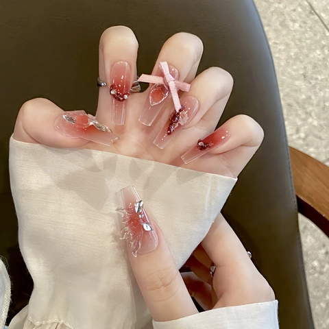 Unghie Finte a Bara Extra Lunghe Sfumate Rosse Fatte a Mano Con Fiocco in Raso 3D Strass Gioielli Per Unghie Finte Riutilizzabili Per Donna