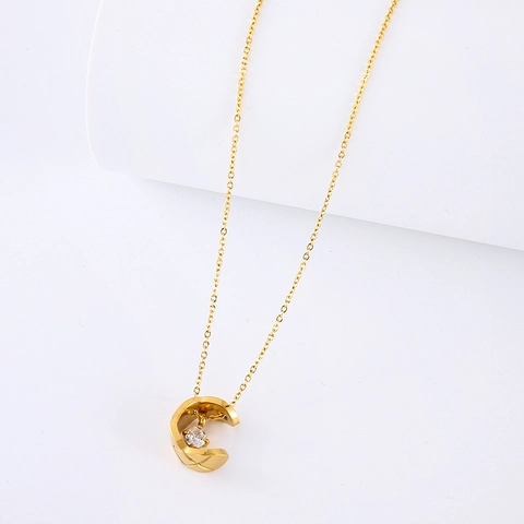 Collar Con Colgante En Forma De C Con Patrón De Rombos Acero Inoxidable 304 Circonita Redonda Incrustada Cadena De Clavícula Para Mujer