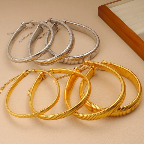 Collier Choker en Acier Inoxydable Texture d'os de Serpent pour Femme Plaqué Or Argent Chaîne Omega Élastique Bijoux