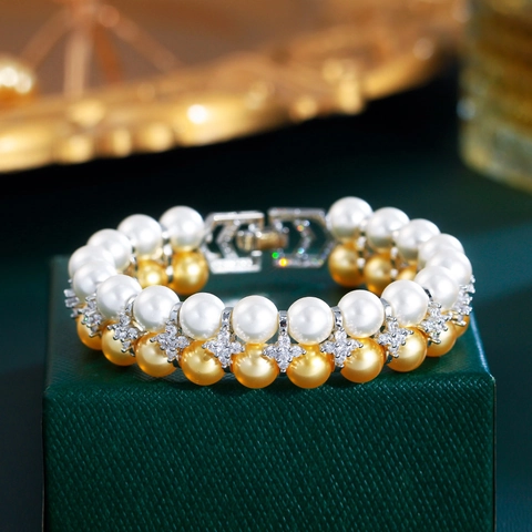Zweilagiges Messing Künstliche Perle Armband Für Damen Mit Zirkonia Geometrischer Verschluss Elegante Hochzeit Schmuck