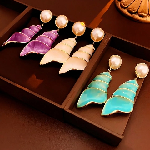 Orecchini Pendenti Conchiglia Smaltata Retrò Con Perla Artificial Sintetica Lega Oro Da Donna Con Perno In Argento
