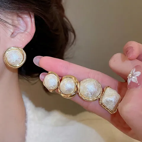 French Retro Geometric Artificial Pearl Stud Earrings Textured Gold Plated Elegant Jewelry With Silver Earring Post