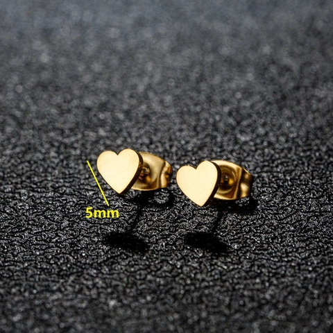 Boucles d'Oreilles Clous Cœur en Acier Inoxydable Minimalistes pour Femmes Design de Niche Simple Poli Forme de Cœur Bijoux