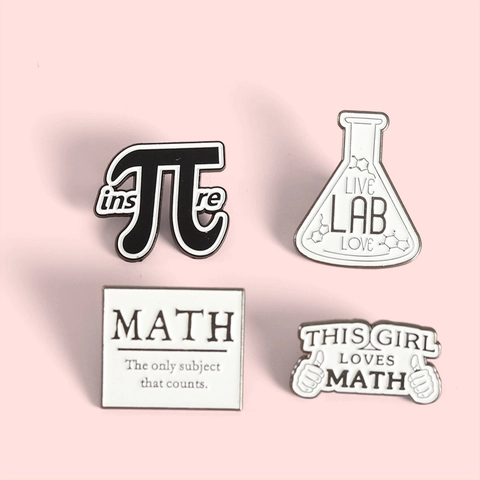 Spilla in Smalto Scienza Matematica Lega Fiaschetta da Laboratorio Simbolo Pi Distintivo per Zaino Vestiti Accessori Regalo Studente Insegnante