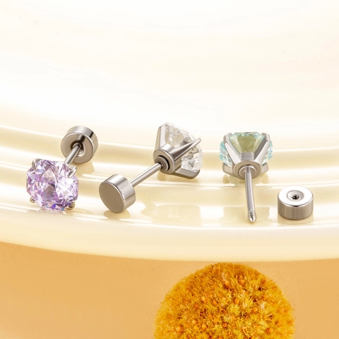 Orecchino A Lobo Con Zirconia Cubica Taglio Ottagonale Acciaio Al Titanio Chiusura A Vite Piercing Cartilagine Per Donna
