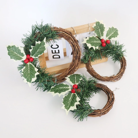 Mini Couronne De Noël Anneau De Bougie Rotin Naturel PVC Baies Artificielles Feuilles Décor De Table Rustique