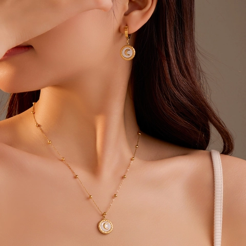 Collier Pendentif Lune Ronde en Acier Inoxydable Plaqué Or 18K Boucles d'Oreilles Pendantes Lune Ronde Bijoux pour Femme