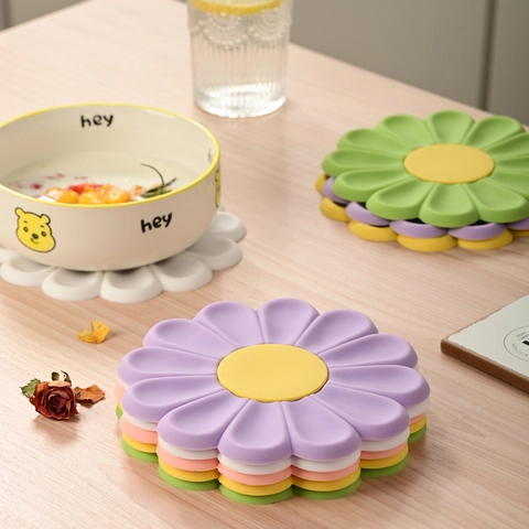 Daisy Flower Silicone Heat Insulation Mat Pot Holder Coaster Anti-Slip Thickened Floral Table Protector Kitchen Accessory
