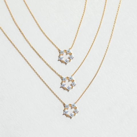 Collier Pendentif Couronne De Fleurs Élégant En Cuivre Plaqué Or Avec Zircon Bleu Clair Pour Femmes Style Ins