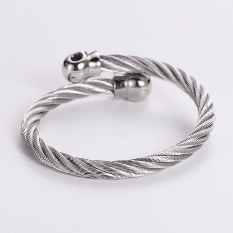 Bracciale In Cavo Di Acciaio Inossidabile Con Doppi Teschi Braccialetto Aperto Torcito Gioielli Punk Gothic Per Uomo