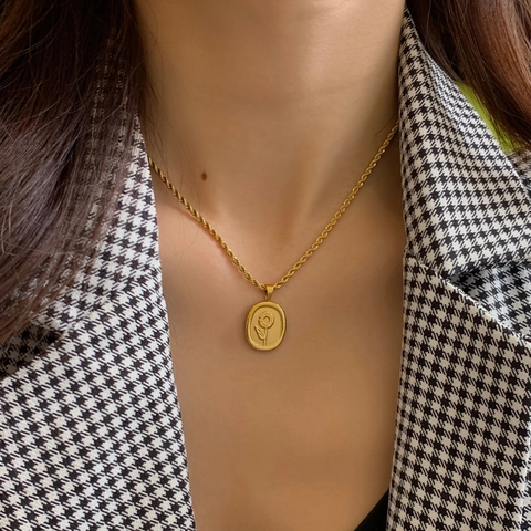Collana a Girasole in Acciaio al Titanio Vintage Francese per Donna Ciondolo Ovale Intarsiato d'Oro Squisita Elegante Gioielli