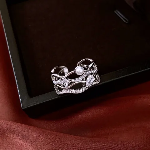 Multi Layer Offener Ring Mit Künstlichen Künstliche Perlen Und Zirkonia Vergoldetes Kupfer Wellenförmig Verstellbarer Vintage Schmuck