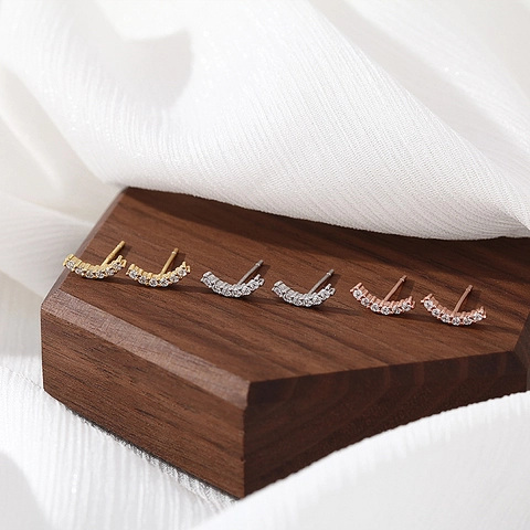 Gebogene Smile Ohrstecker Mit 925 Sterling Silber Ohrstecker Und Zirkonia Minimalistische Mode Für Damen