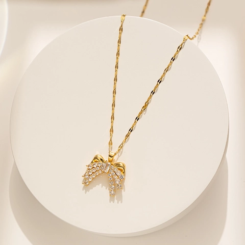 Collana con Pendente a Fiocco in Acciaio al Titanio Con Strass Incastonati Gioielli a Catena Fine per Donna Accessorio Dolce