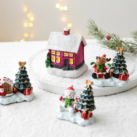 Christmas Miniature Ornaments Resin Snow House Reindeer Snowman Mini Tree Desktop Decoration Winter Holiday Landscape Figurine