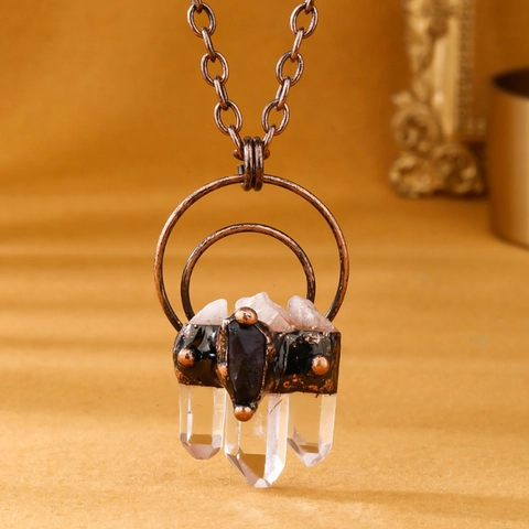 Vintage Pendant Necklace Natural White Crystal Amethyst Hexagonal Pillar Raw Stone Bohemian Ethnic Jewelry Women Bronze Alloy