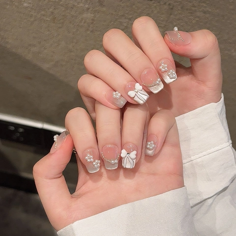 Unghie Finte Fatte a Mano Francese Nude Sfumato Occhio di Gatto Con Fiocco 3D Perle Artificiali Strass Decorazioni per Donna Matrimonio