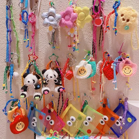 Geweven Touw Sleutelhanger Tas Charme Telefoon Lanyard Kleurrijke Nylon Mesh Mini Tas Haken Bloem Panda Hanger Voor Vrouwen