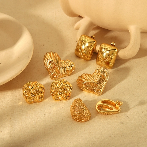 Heart Shaped Stainless Steel Stud Earrings 18K Gold Plated Wrinkle Texture Niche High-End Jewelry For Women