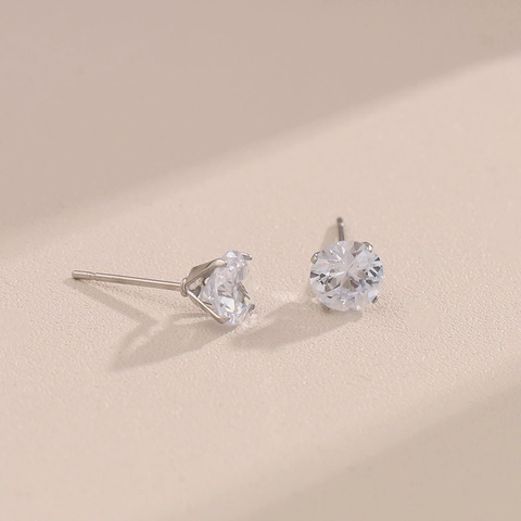 Orecchini A Lobo In Zircone Rotondo Acciaio Inossidabile Castone A Quattro Griffe Gioielli Eleganti Per Donne