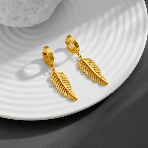 Feder Anhänger Creolen Edelstahl Vakuum Vergoldet Matt Textur Minimalistische Blatt Hängende Schmuck