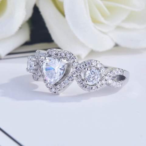Minimalist Copper Heart Shaped Ring For Women Micro Pave Rhinestone Light Luxury Open Adjustable Engagement Finger Ring