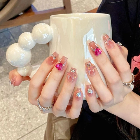 Handgefertigte Katzenaugen-Nägel Zum Aufdrücken Rosa Farbverlauf Herz Strass Künstliche Perle Schmetterling Künstliche Nägel Für Damen