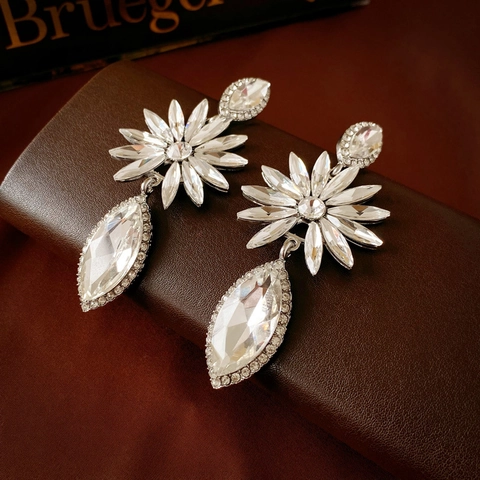 Luxury Rhinestone Flower Waterdrop Drop Earrings With Silver Earring Post Long Crystal Dangle For Wedding Party Women