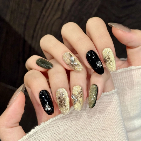 Handmade Press On Nails Black Rose Butterfly Rhinestones Artificial Pearls Glitter Vintage Elegant Reusable Artificial False Fingernails