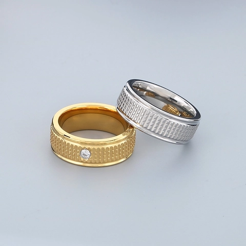 Titanstahl Herren Bandring Mit Rundem Zirkonia Strukturierte Vertikale Rillen Business Stil Moderner Schmuck