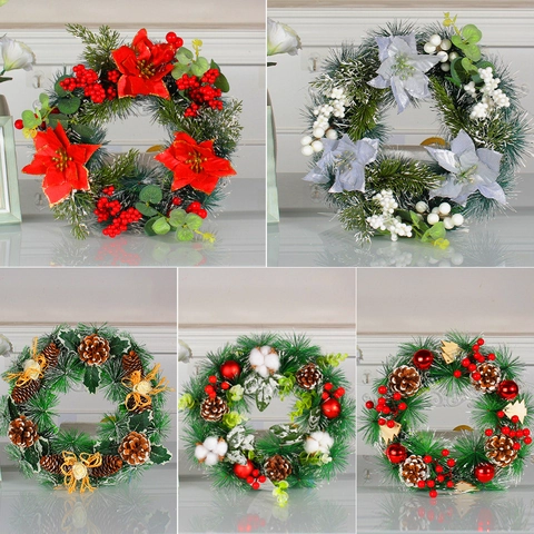 Corona Di Natale Artificiale Con Aghi Di Pino Pigne Fiori Argentati Bacche Bianche Glitter Decorazione Da Appendere Invernale