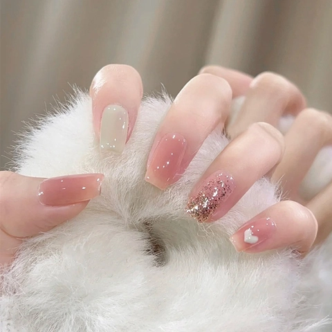 Unghie Finte Lunghe Squoval Rosa Bianco Glitter Finitura Lucida Motivo Cuore Dolce Elegante Manicure Per Donne