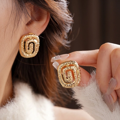 Geometrische Spiralohrringe Legierung Strukturierte Hohl Schmuck Mit Silbernem Ohrstecker Vintage Chic Stil Für Damen