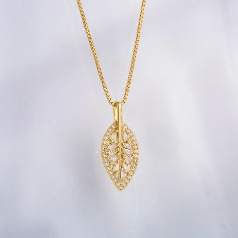 Collier Pendentif Feuille Cuivre Plaqué Or Zircon Micro Pavé Bijoux De Chaîne De Collier Élégants Pour Femmes