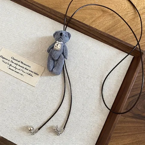 Collana Lunga Con Ciondolo Orsetto Tessuto Denim Con Strass Künstliche Perle Corda In Ecopelle Marrone Catena Maglione Retro