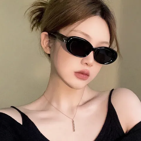 Retro Oval Sunglasses With Star Metal Decoration UV400 Protection PC Frame Trendy Street Style For Men And Women