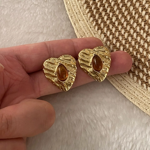 Vintage Heart Shaped Stainless Steel Stud Earrings With Oval Synthetic Gemstone Textured Gold Plated Retro Jewelry For Women