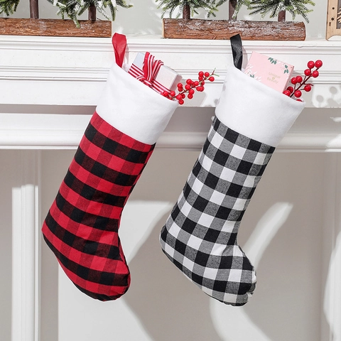 Calze Di Natale A Quadretti Da Appendere Con Polsino In Peluche Per Camino Decorazione Festiva Casa Classica