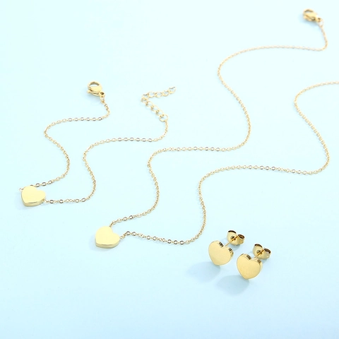 Minimalistisches Edelstahl Herz Schmuckset Für Damen Poliertes Liebesform Halskette Armband Ohrringe Set Süßes Modeaccessoire