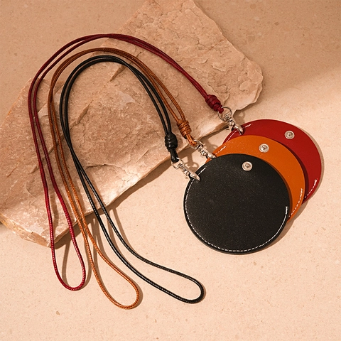 Dames Retro Maillard Stijl Hanger Ketting Met Cirkelvormige Lederen Opbergtas En Gevlochten Koord