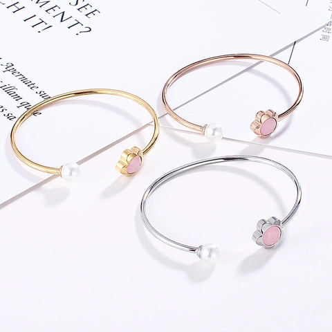 Bracciale Rigido Aperto In Acciaio Inossidabile Con Perla Artificial Di Conchiglia E Fiore Di Vetro Rosa Moda Coreana Per Donna