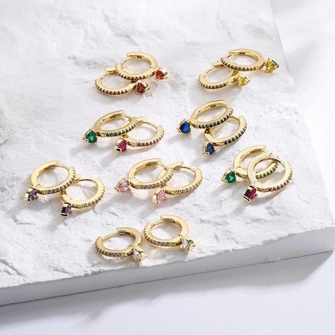 Geometrische Herz Huggie Hoop Ohrringe 18K Vergoldetes Kupfer Bunter Zirkon Funkelnde Kristall Anhänger Schmuck Damen