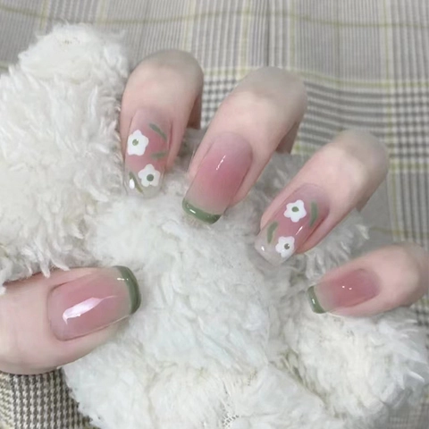 Press On Nägel Blush Pink Gradient Französischer Stil Blumenmuster Harz Kurz Quadratisch Wiederverwendbare Nägel