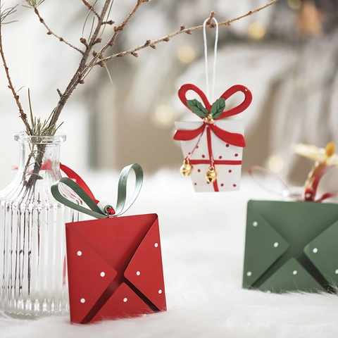 Ornement Suspendu Noël Métal Enveloppe Boîte Cadeau Pois Nœud Cloche Décoration Table Fête
