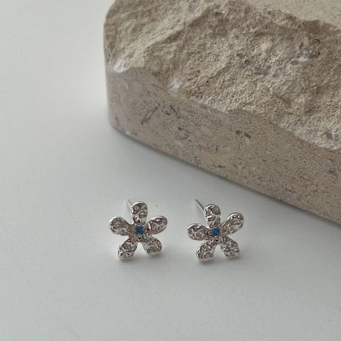 Bloem Oorknopjes Gehamerde Textuur 925 Sterling Zilver Met Blauwe Zirkoon Niche Ontwerp Elegante Sieraden Voor Dames