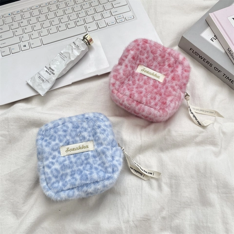 Women's Plush Leopard Print Mini Sanitary Napkin Storage Bag Portable Small Zipper Pouch For Period Pads Coins Lipsticks Organizers