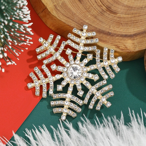 Elegant Snowflake Rhinestone Brooch For Women Alloy Inlaid Crystal Christmas Pin For Clothing Decoration Wedding Party Jewelry