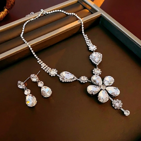 Floral Rhinestone Jewelry Set Silver Plated Copper Necklace Waterdrop Earrings For Women Wedding Party Luxury Sparkling