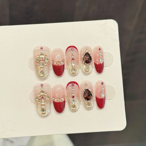 Faux Ongles Faits à la Main Avec Fleurs 3D Strass Paillettes Dégradées Forme Stiletto Amande Brillants pour Femmes